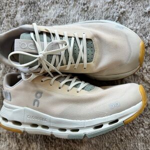 Women’s Cloud Nova Form 2 Size 7